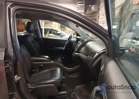 2014 Dodge Journey Crossroad z USA, uszkodzony, nr VIN 3C4PDDGG1ET315915